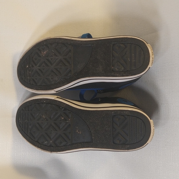 Kids 2 Converse - Picture 7 of 9